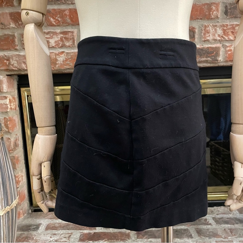 Express solid black miniskirt / 10 / Excellent condition